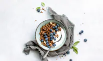 Blueberry Cinnamon Vanilla Granola (Recipe)