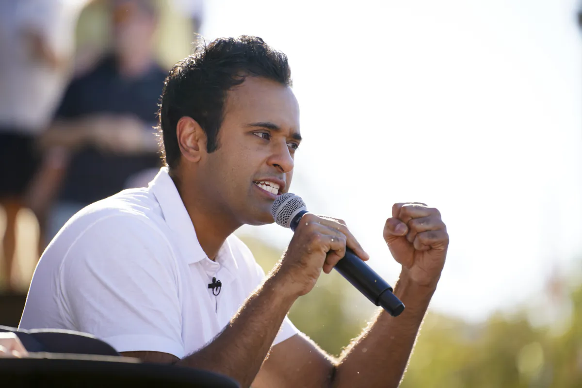 Republican presidential candidate Vivek Ramaswamy speaks at the Iowa State Fair in Des Moines, Iowa, on Aug. 12, 2023. (Madalina Vasiliu/The Epoch Times)