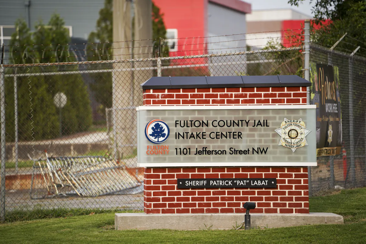 Fulton County Jail ahead of former President Donald Trump's surrender over the 2020 election case in Atlanta, Ga., on Aug. 22, 2023. (Madalina Vasiliu/The Epoch Times)