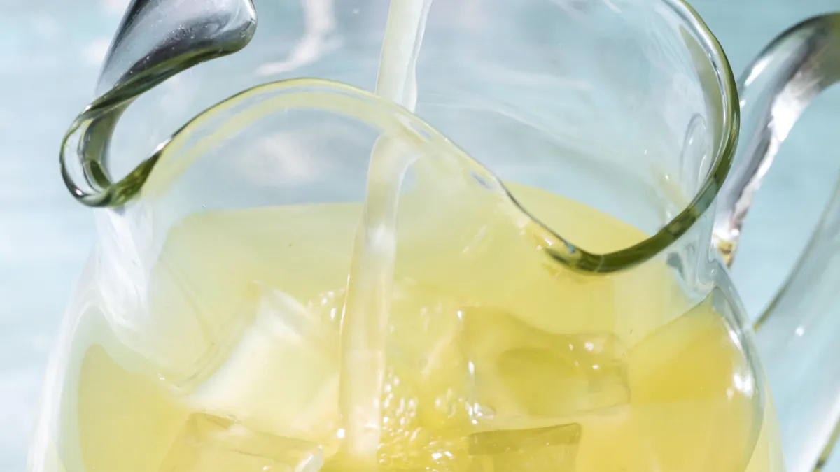 There's just enough sweetness to temper the tartness of the lemon. (Daniel J. van Ackere/TNS)