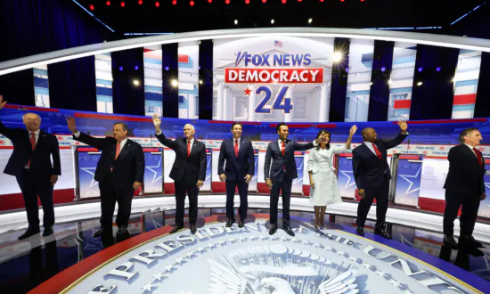ANALYSIS: 8 People on a Stage Is Not a Debate, It’s a Group Interview, Says Pollster