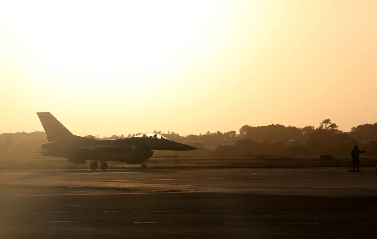 A U.S. Air Force F-16 jet fighter lands at an airbase during CRUZEX, a multinational air exercise hosted by the Brazilian Air Force, in Natal, Brazil, on Nov. 20, 2018. (Paulo Whitaker/Reuters)