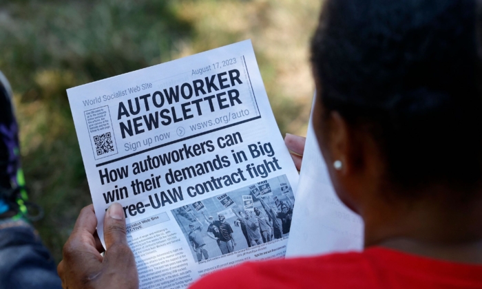 NextImg:UAW Files Unfair Labor Practice Charges Against General Motors and Stellantis