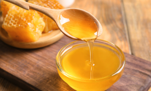 Honey Fights Bacteria and Viruses, Could Be Better Than Antibiotics
