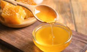 Honey Fights Bacteria and Viruses, Could Be Better Than Antibiotics