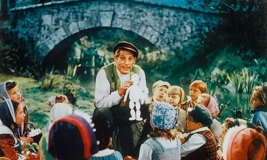 The Latest vs. the Greatest: ‘Weird’ (2022) vs. ‘Hans Christian Andersen’ (1952)