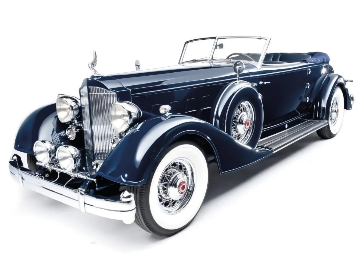 The Bespoke 1934
Packard Victoria
by Dietrich. (Courtesy of Scott Andrews)