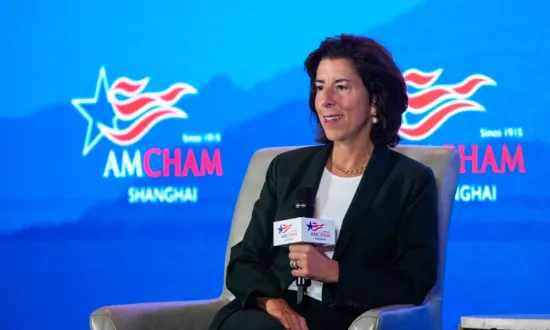 US Must Be ‘Vigilant’ of Chinese Investors Buying Farmland, Businesses: Commerce Secretary