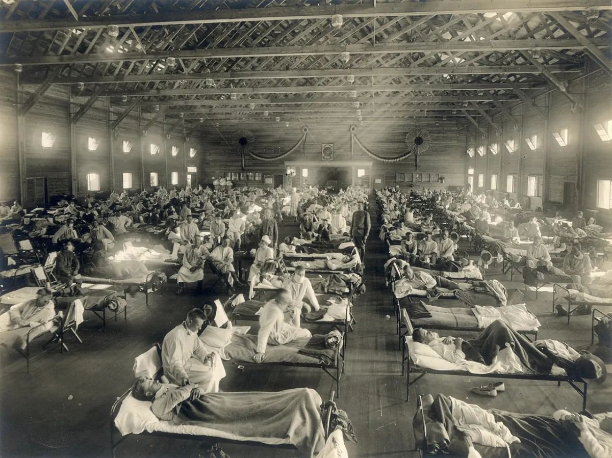 Emergency hospital during influenza epidemic, Camp Funston, Kansas. Otis Historical Archives, National Museum of Health and Medicine. (Public Domain)