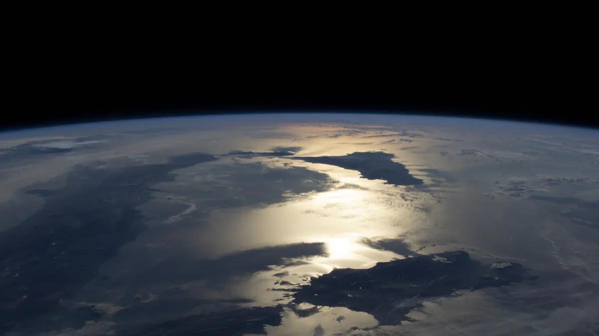 (NASA Johnson Space Center)