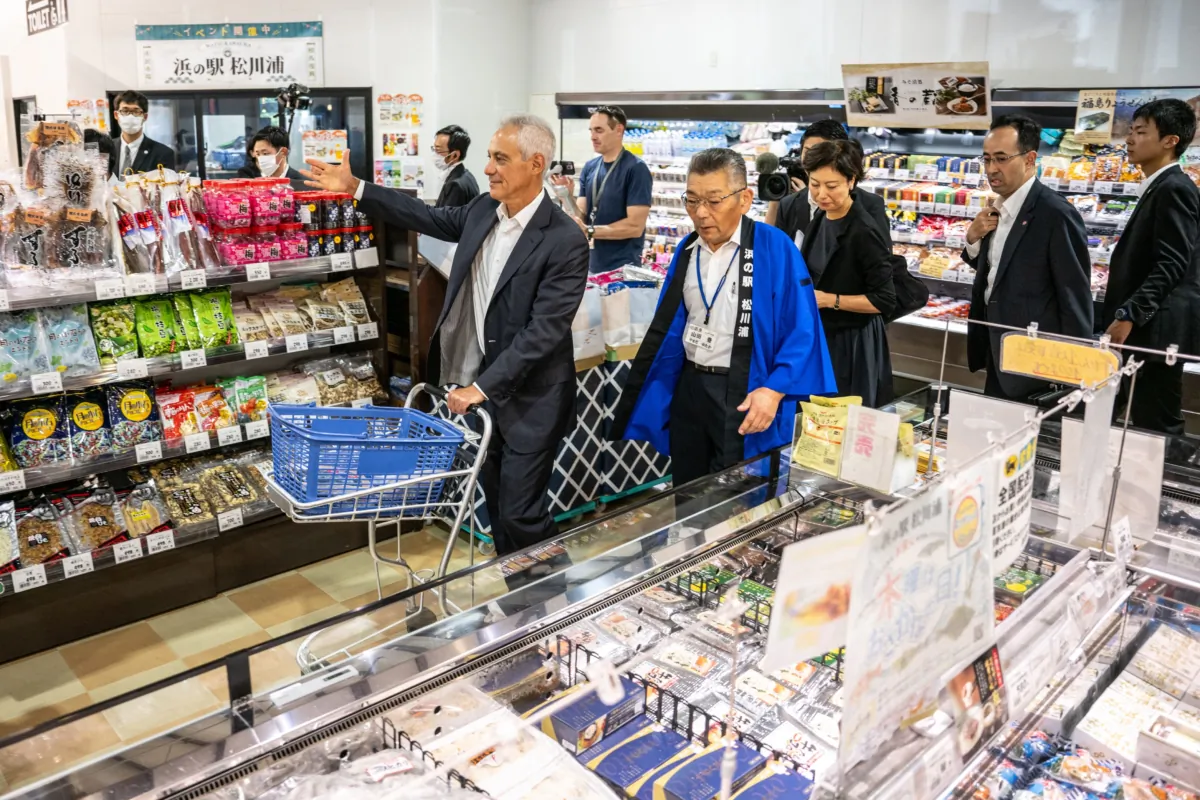 U.S. Ambassador to Japan Rahm Emanuel visits Hamanoeki Fish Market and Food Court, as part of his trip to Soma City in Fukushima Prefecture, Japan, on Aug. 31, 2023. (Philip Fong/AFP via Getty Images)