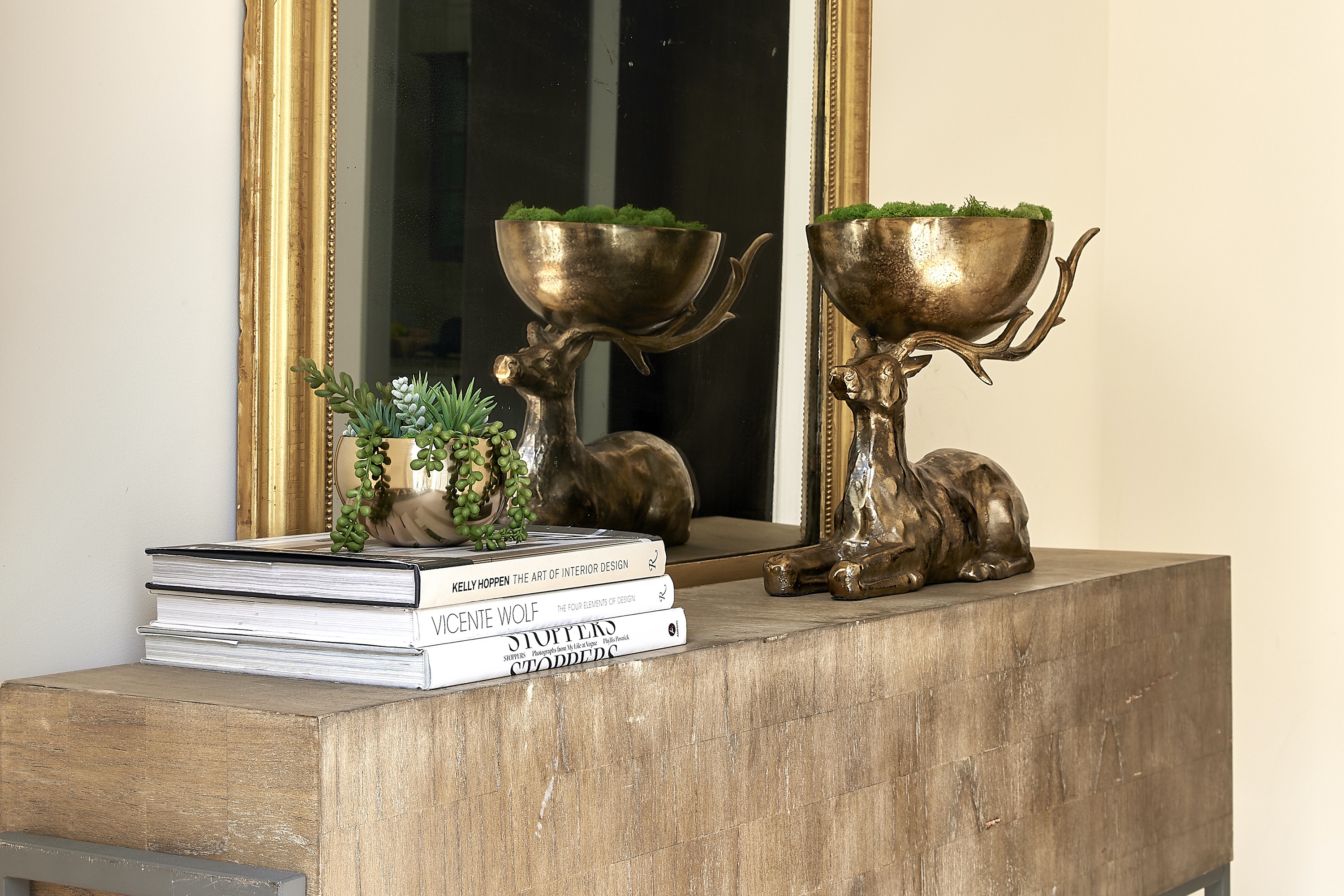 Organic elements are used in a foyer entrance. 