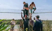 Record Number of Illegal Immigrants Pour Across US–Mexico Border