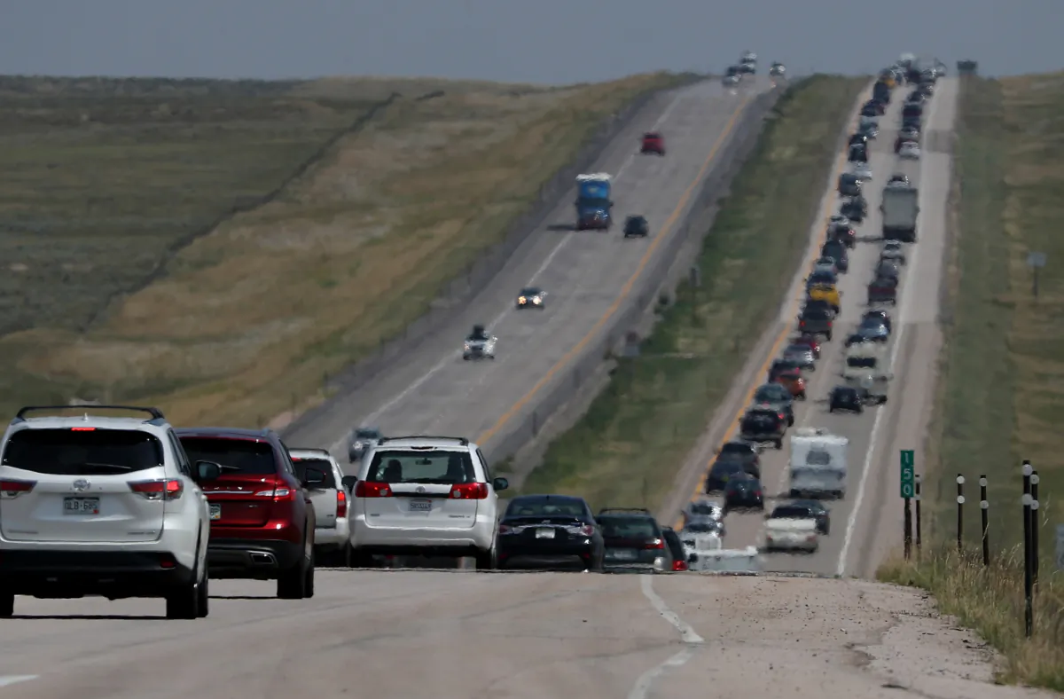 Traffic backs up on Highway 25 leaving Casper in Douglas, Wyoming, on Aug. 21, 2017. (Justin Sullivan/Getty Images)