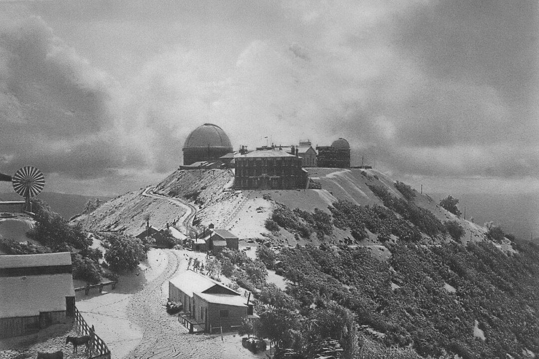 The Lick Observatory in 1900. (Public Domain)