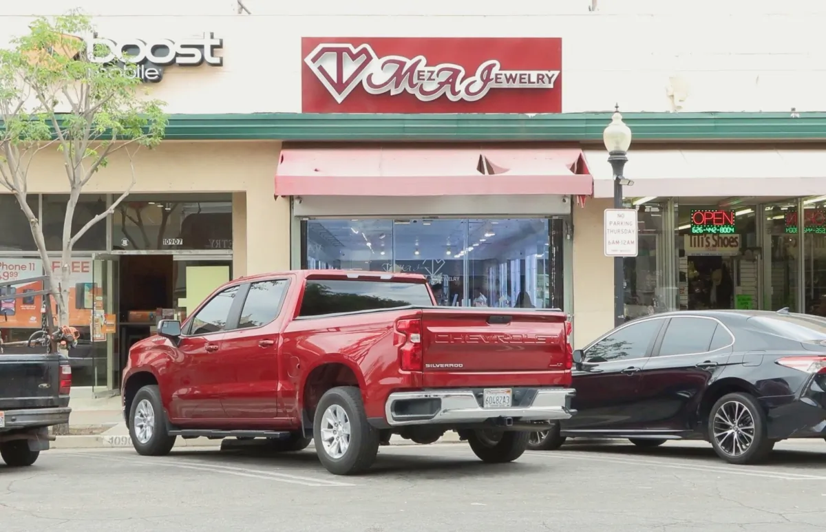 Meza's Jewelry Store in El Monte, Calif. (NTD)