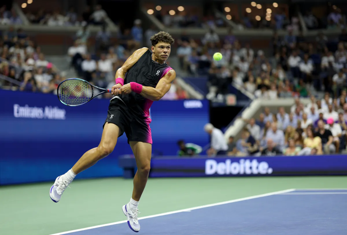 Ben Shelton of the United States returns a shot against Frances Tiafoe of the United States during their Men's Singles Quarterfinal match on Day Nine of the 2023 US Open at the USTA Billie Jean King National Tennis Center in the Flushing neighborhood of the Queens borough of New York City on Sept. 5, 2023. (Elsa/Getty Images)