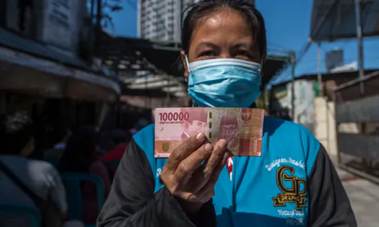 Indonesian Officials Attempt to Bribe Journalist During Pacific Meeting
