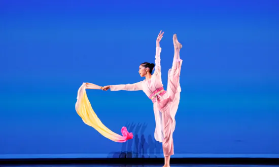 Millennia-Old Skills Revived Onstage at NTD International Classical Chinese Dance Competition