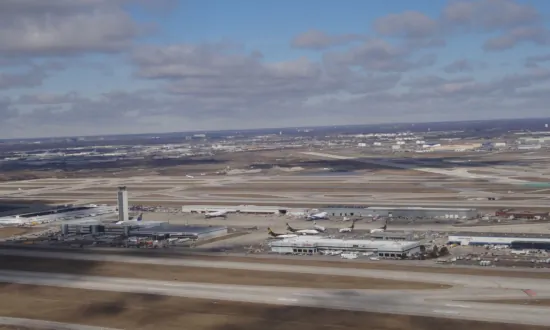 Hundreds of Illegal Immigrants Temporarily Sheltering at O’Hare International Airport, Police Stations: Reports