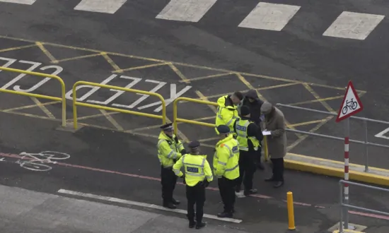 Channel Tunnel Terminal Shut for Hours as UK Bomb Squad Checks Vehicle Before Deeming It No Threat