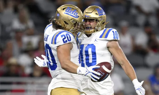 UCLA Rolls Past San Diego State 35–10
