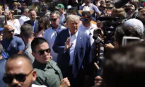 Trump Travels to Iowa to Attend Iowa–Iowa State Football Game