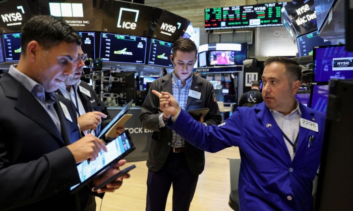 NextImg:Wall Street Opens Higher as Fed Pause Bets Remain Unchanged After Economic Data