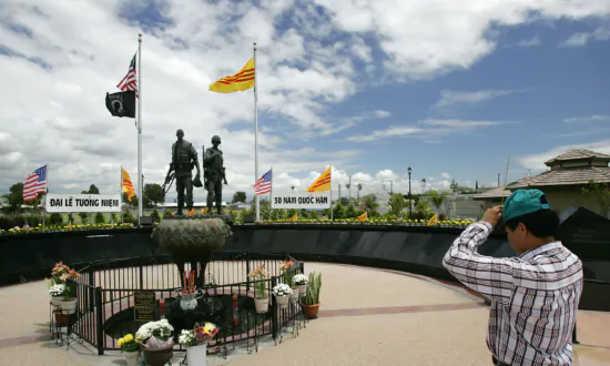 Congress Members to Reintroduce Bill to Block Vietnamese Refugees From Deportation