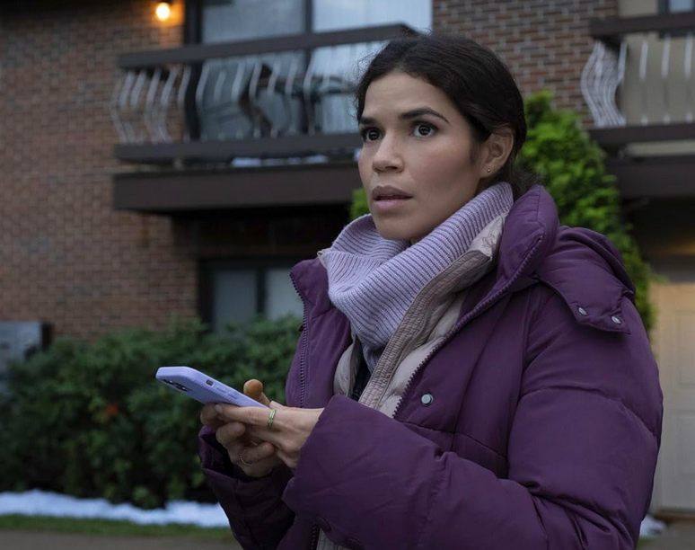 woman with purple jacket in DUMB MONEY