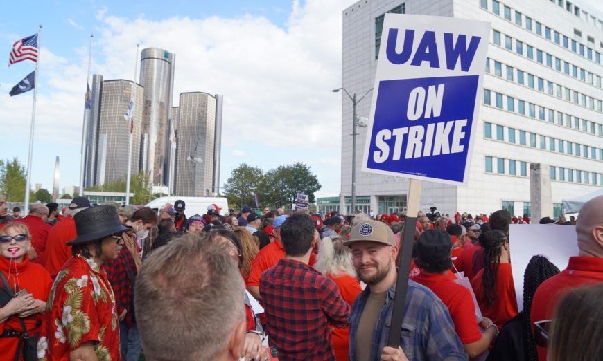 White House halts officials’ visits to Detroit during UAW negotiations.