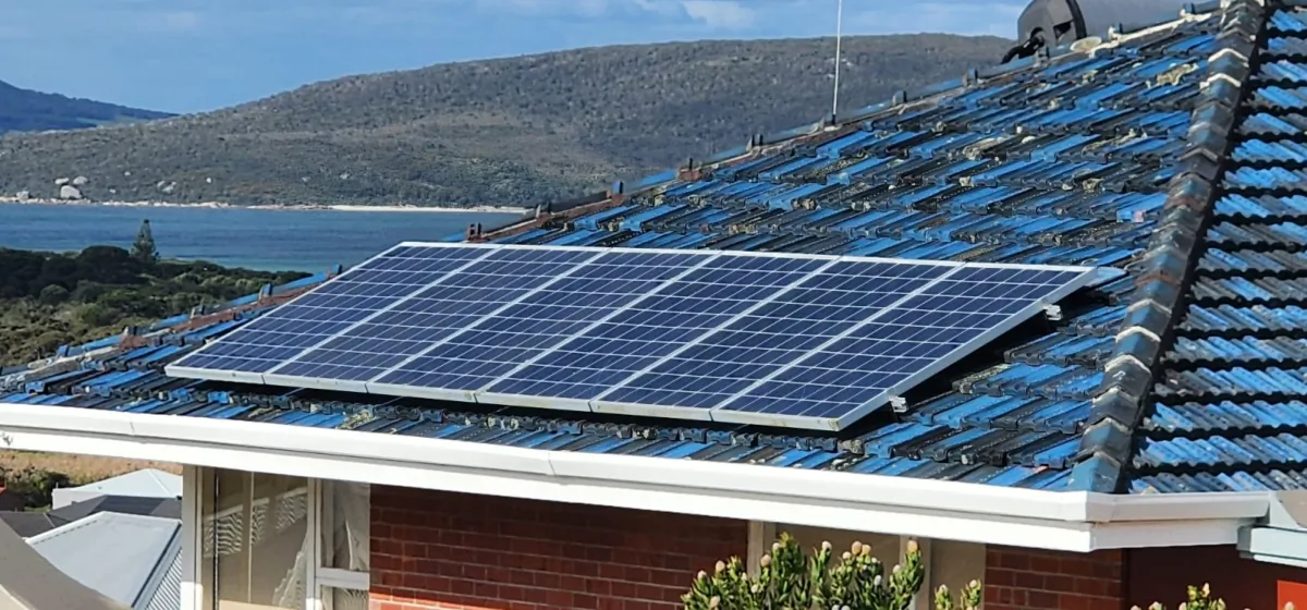 Solar panels can be seen on the roof of a house in Albany, Western Australia, on Sept. 18, 2023. (Susan Mortimer/The Epoch Times)