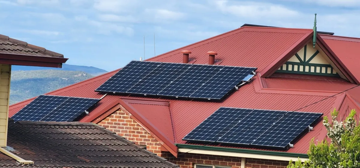 Solar panels can be seen on a house roof in Albany, Western Australia, on Sept. 18, 2023. (Susan Mortimer/The Epoch Times)