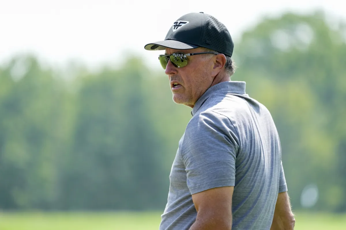 Phil Mickelson warms up on the driving range ahead of the first round of the Bedminster Invitational LIV Golf tournament in Bedminster, N.J., on Aug. 11, 2023. (Mary Altaffer/AP Photo)