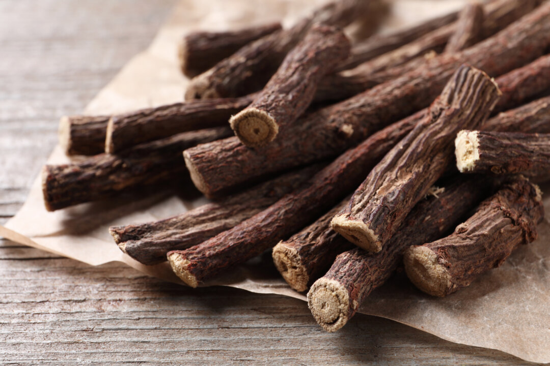 Dried sticks of licorice root. (New Africa/Shutterstock)