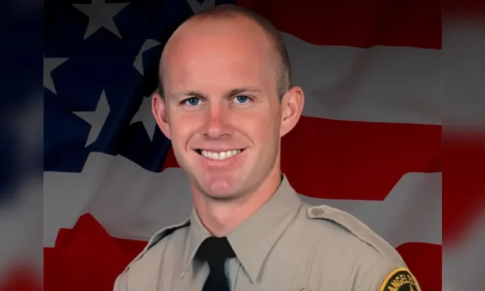 LA Sheriff’s Deputy Killed In Ambush, Suspect Arrested | EpochTV