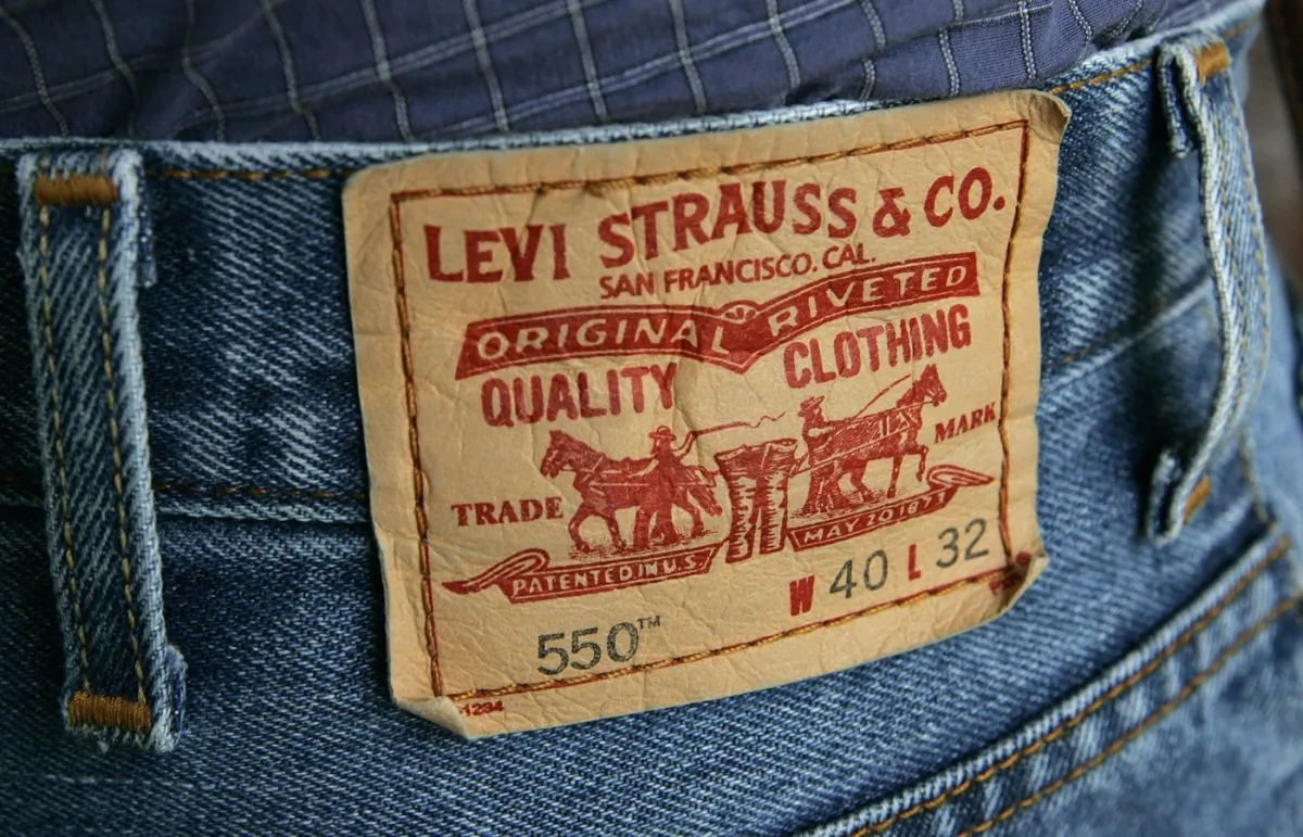 The familiar red tag from a pair of Levi's 550 jeans is seen in San Francisco on Oct. 11, 2005. (The Canadian Press/AP, Ben Margot)
