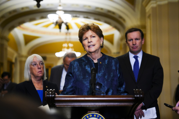 Senators Plan Taiwan Trip Ahead of Trump's Summit With Xi Jinping