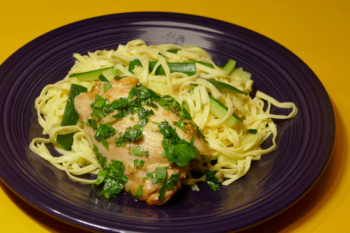 Scampi-Style Chicken and Linguine with Zucchini. (Linda Gassenheimer/TNS)