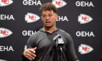 Patrick Mahomes Goes Berserk on Sidelines as Chiefs Lose to Bills, Blames Referees