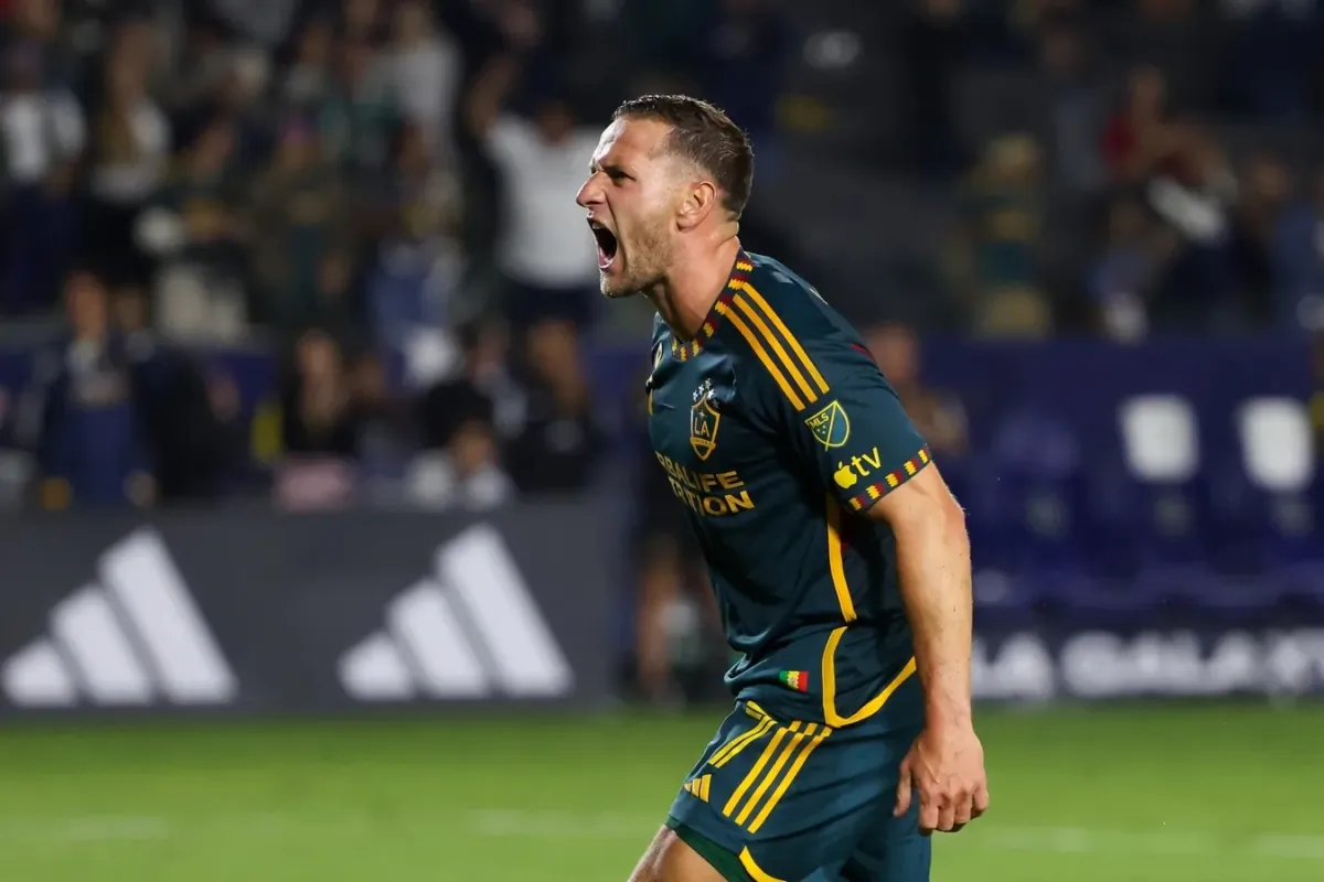 Los Angeles Galaxy forward Billy Sharp (27) reacts to scoring a goal during the second half against Minnesota United FC at Dignity Health Sports Park in Carson, Calif., on Sept. 20, 2023. (Kiyoshi Mio/USA TODAY Sports via Field Level Media)
