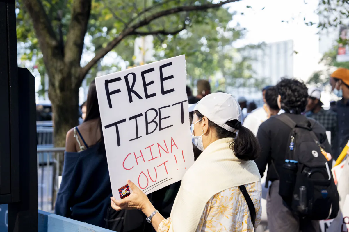 Tibetans protest next to the U.N headquarters in New York City on Sept. 20, 2023. (Chung I Ho/The Epoch Times)