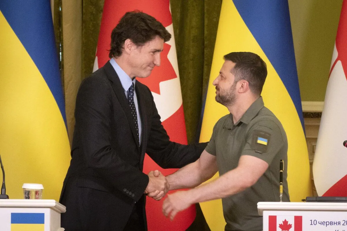 Canadian Prime Minister Justin Trudeau, left, meets with Ukrainian President Volodymyr Zelenskyy in Kyiv, Ukraine, June 10, 2023. (The Canadian Press/AP-Efrem Lukatsky)

