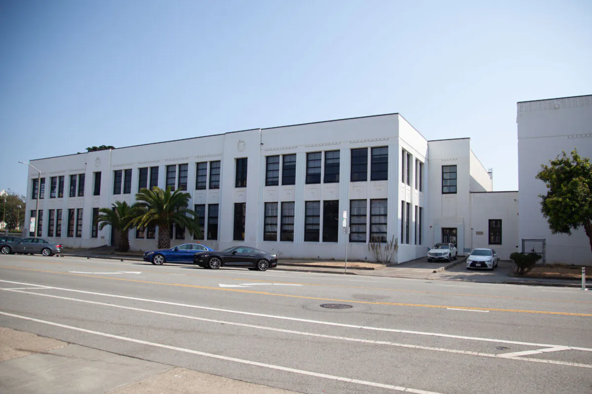 The spot on Bay Street behind Marina Middle School where the vehicle loaded with tickets was parked, taken on Sept. 20, 2023. (Lear Zhou/The Epoch Times)