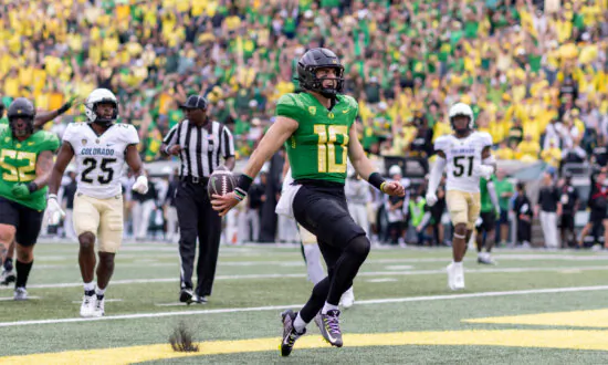 Bo Nix, No. 10 Oregon Slam Brakes on Coach Prime’s ‘Cinderella Story’ With a 42–6 Rout of Colorado
