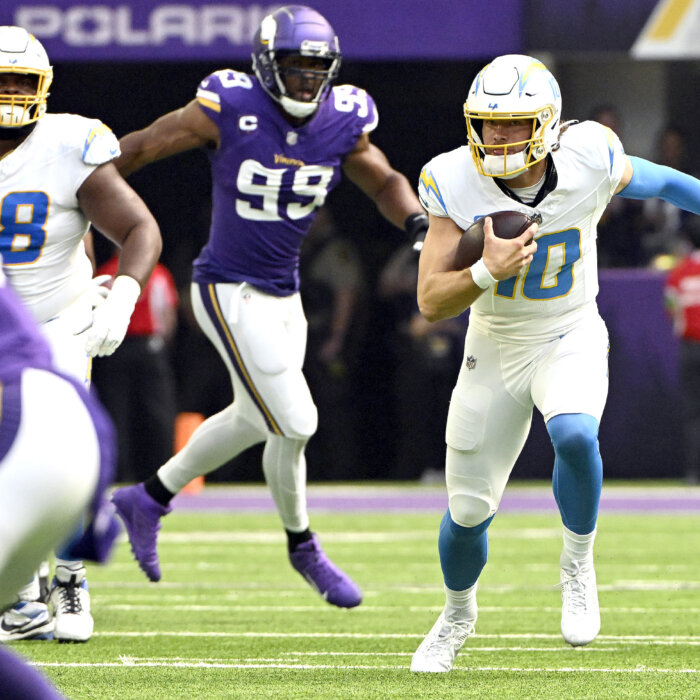 Herbert, Chargers Keep Vikings Winless, Pulling out a 28–24