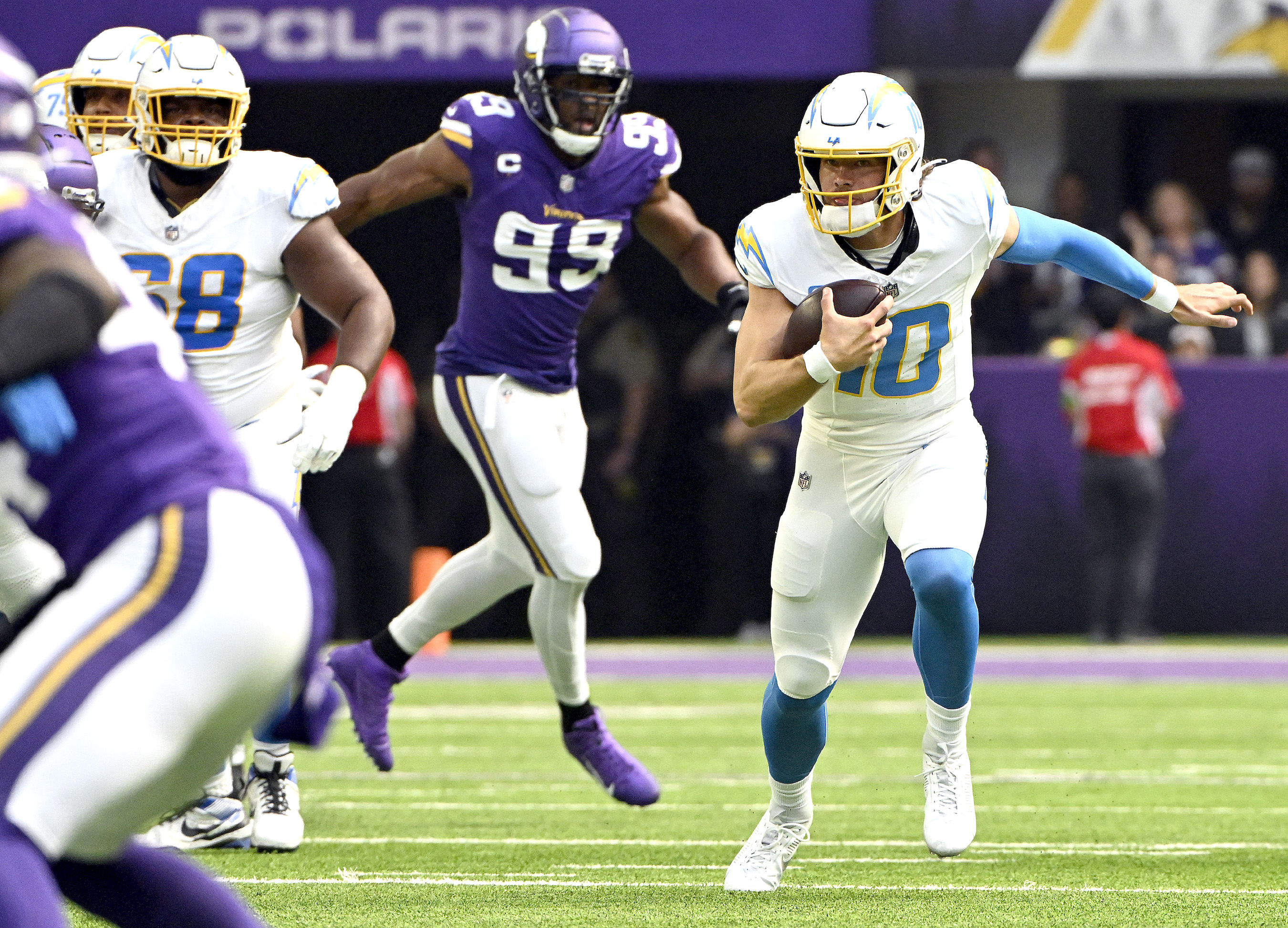 End zone INT gives Chargers 28-24 win over Vikings