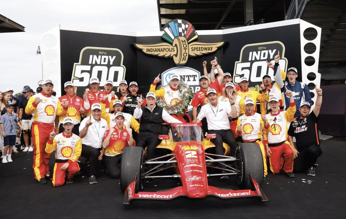 Josef Newgarden
said his team is
comprised of 80 to
100 people working
to optimize his race
car. (LAT)