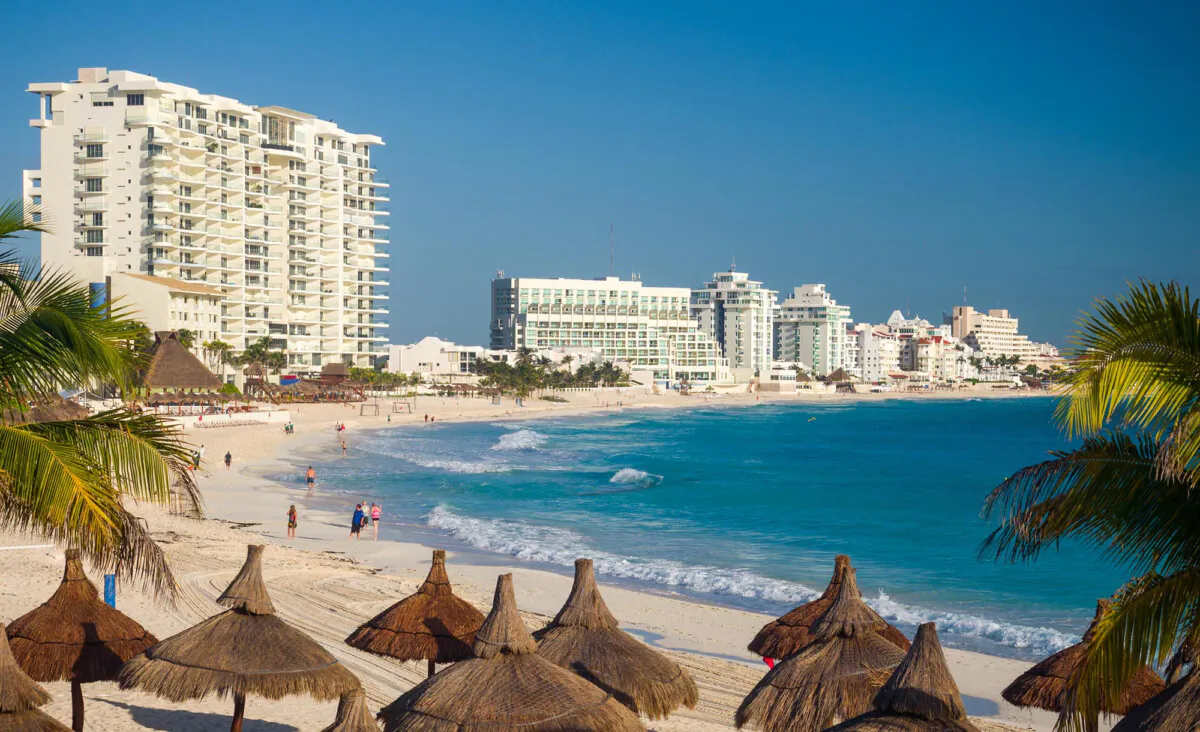 Resort hotels line the beach in Cancun, Mexico. (Brad Calkins/Dreamstime/TNS)