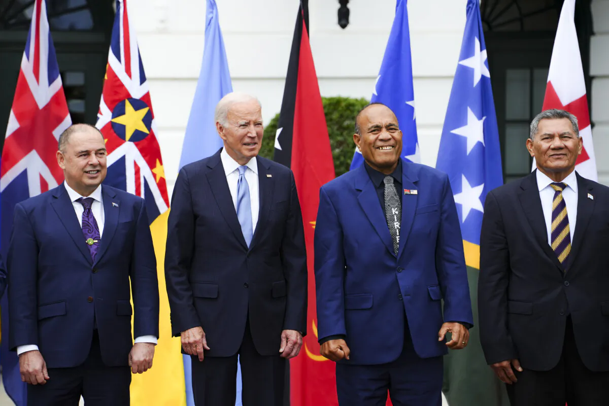 U.S. President Joe Biden (C) poses for a picture with Pacific Island leaders at the White House in Washington on Sept. 25, 2023. (Madalina Vasiliu/The Epoch Times)